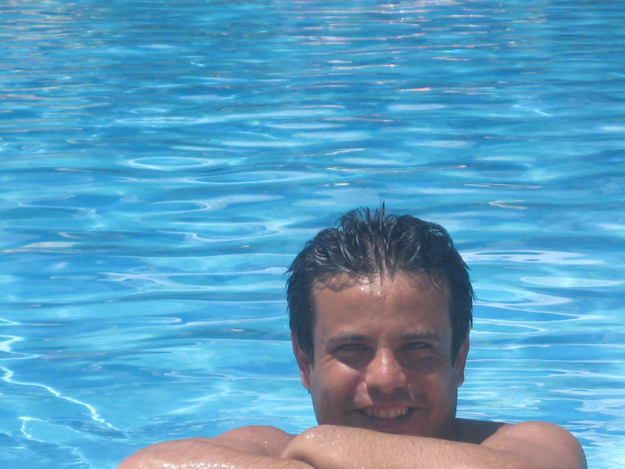 Aslan Gelir, 46, Istanbul, Turkey