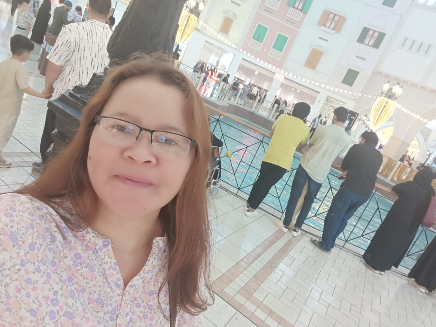 Julie, 45, Doha, Qatar