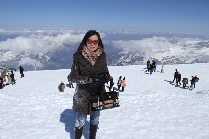 Poppy, 57, Tangerang, Indonesia