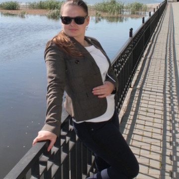 Romina Maxim, 36, Orlando, United States