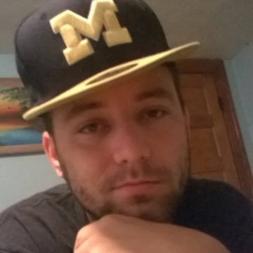 J, 33, Detroit, United States