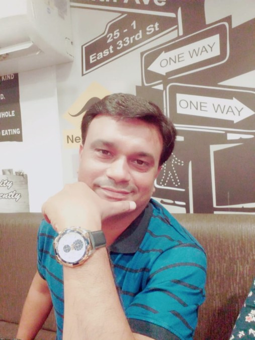 Manu, 41, Mumbai, India