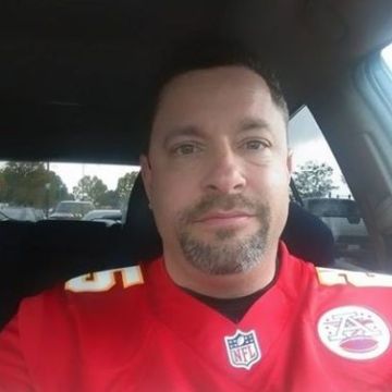 Maxwell, 63, Abu Dhabi, United Arab Emirates