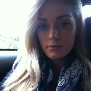 julie, 42, Tuggerah, Australia