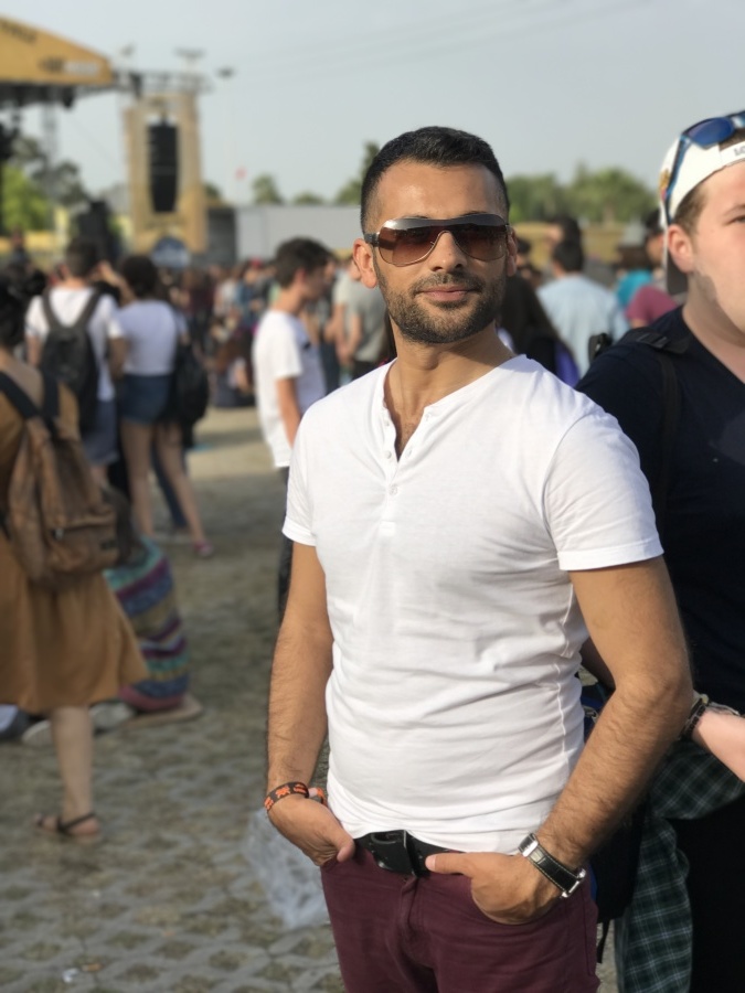 Sal, 40, Istanbul, Turkey