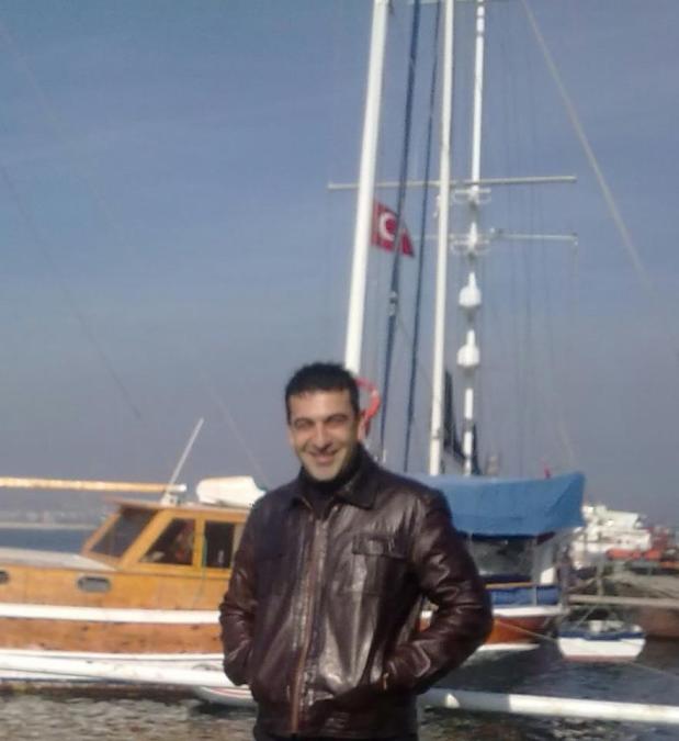 serdal, 45, Izmir, Turkey
