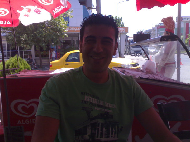 serdal, 45, Izmir, Turkey