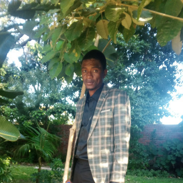 kenny, 28, Harare, Zimbabwe