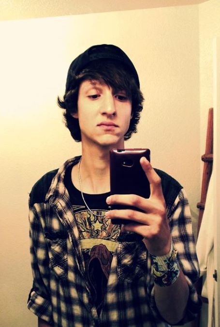 harley, 29, Redding, United States