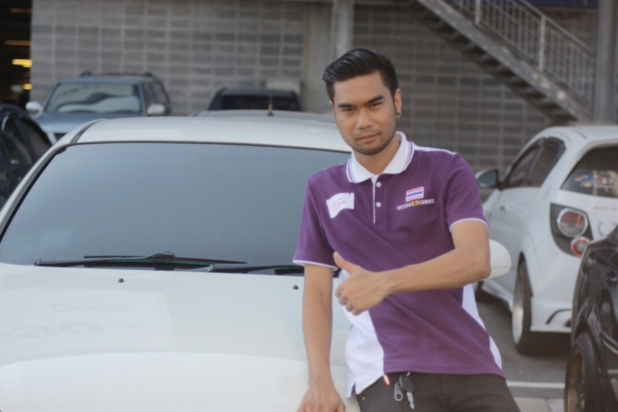 Vincent Uhe, 36, Bangkok Yai, Thailand