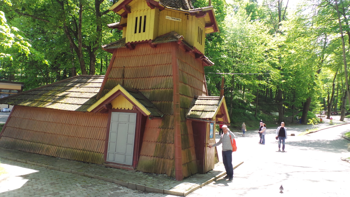 Belhadi, 61, Algiers, Algeria