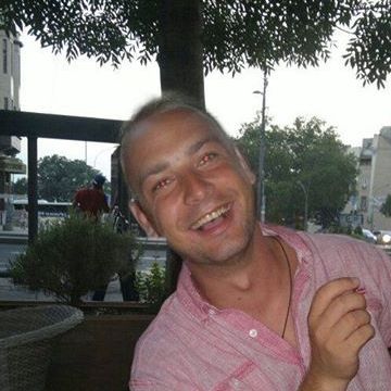 Radenko, 37, Prijedor, Bosnia and Herzegovina