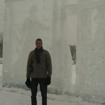 Mahmoud, 37, Cairo, Egypt