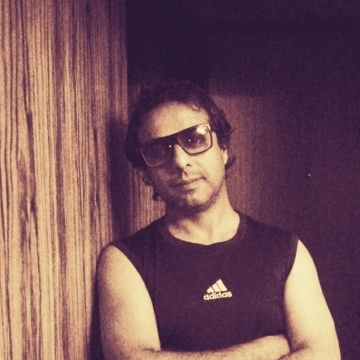 ANAND, 50, Mumbai, India