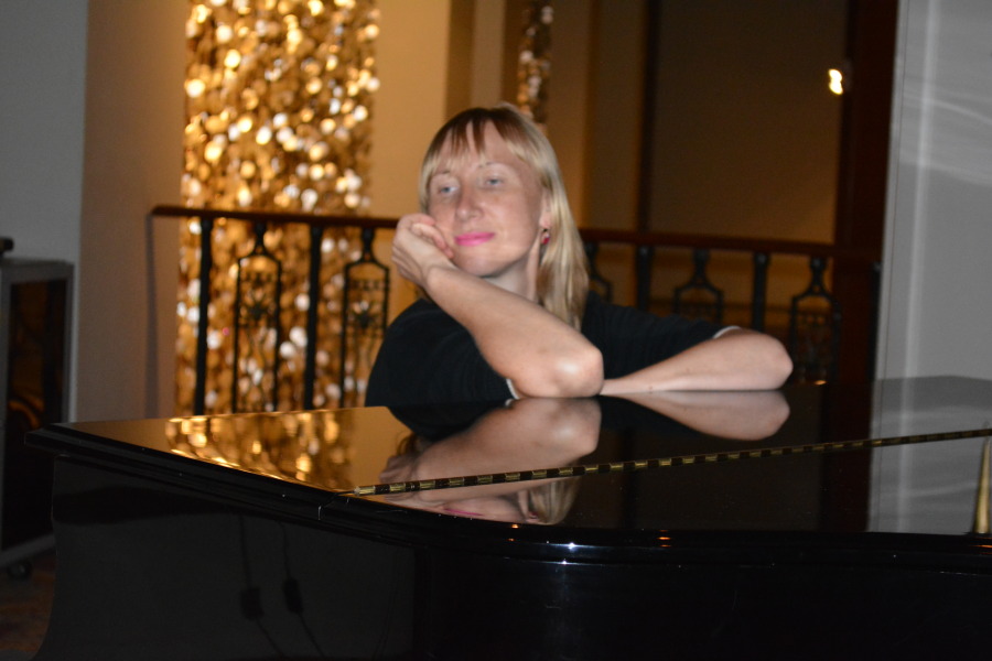 Victoria, 39, Montreux, Switzerland