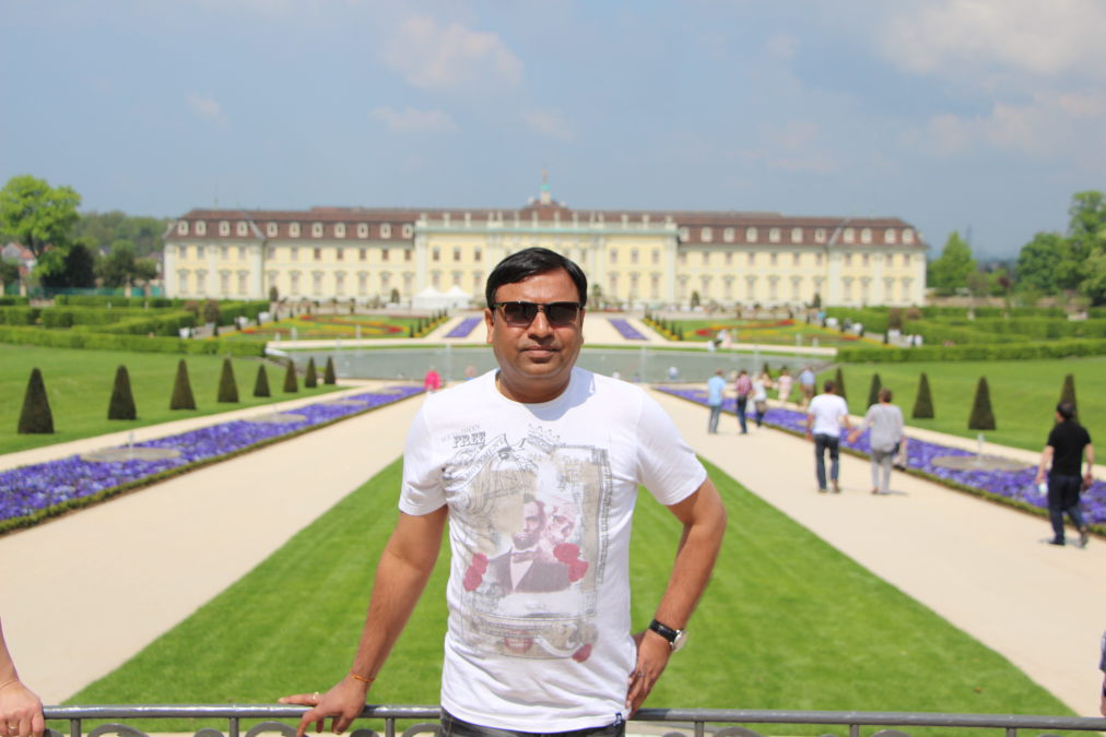 Ashish Gupta, 57, Ni Dilli, India