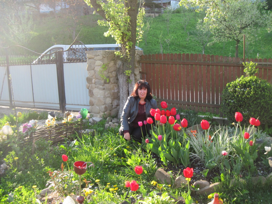 Марія, 67, Chernivtsi, Ukraine