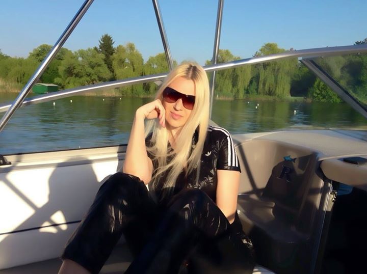 Denio Amanda, 39, Zurich, Switzerland