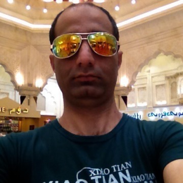 Waqar, 45, Dubai, United Arab Emirates