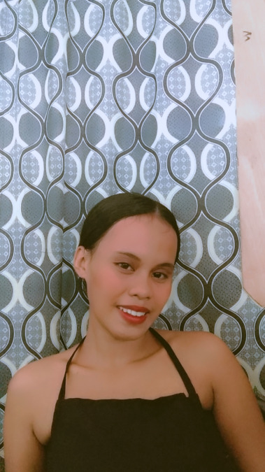 Lanie Carmen, 23, Batangas, Philippines