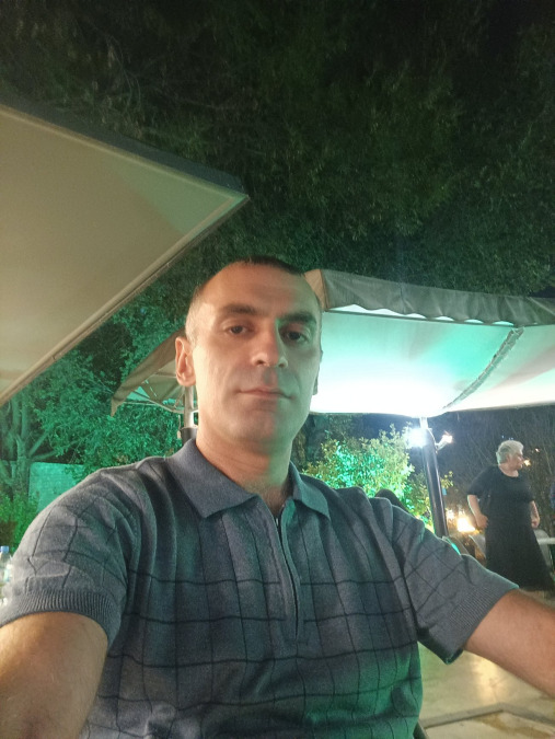 Eduard Gasparyan, 40, Yerevan, Armenia